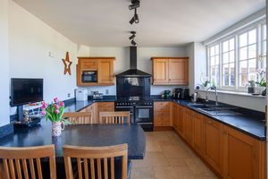 Long Cross Farm_Kitchen / Breakfast Room - click for photo gallery